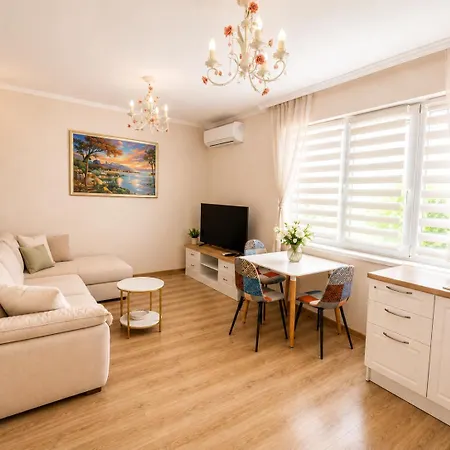 City Center Boutique Apartment - Walk Everywhere Apartment