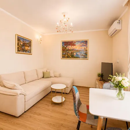 City Center Boutique Apartment - Walk Everywhere Apartment